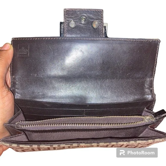 EUC Authentic Fendi Monogram Wallet - Picture 2 of 9